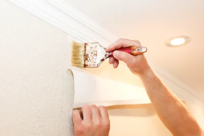 Pose de papier peint à Cravent — revêtements muraux et toiles de verre
